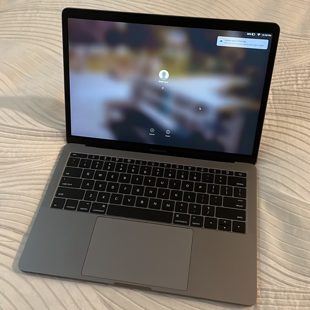 MacBook Pro - Picture 2 of 3